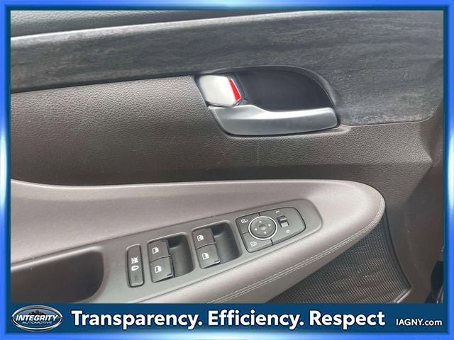 Used 2019 Hyundai Santa Fe SE image 16