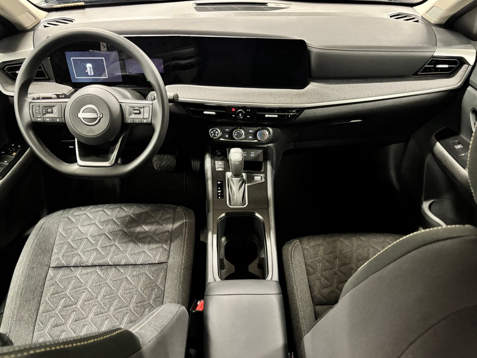 Used 2025 Nissan Kicks SV FWD image 11
