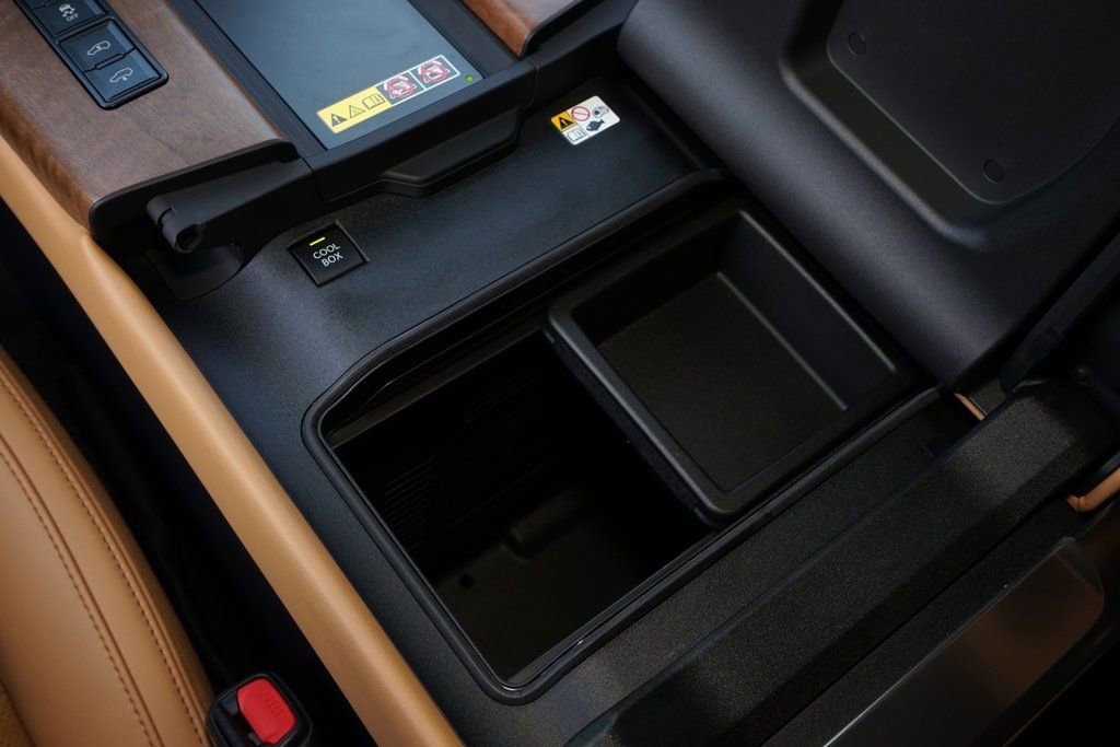 Used 2026 Lexus LX 600 4WD w/ Accessory Package (2T) image 20