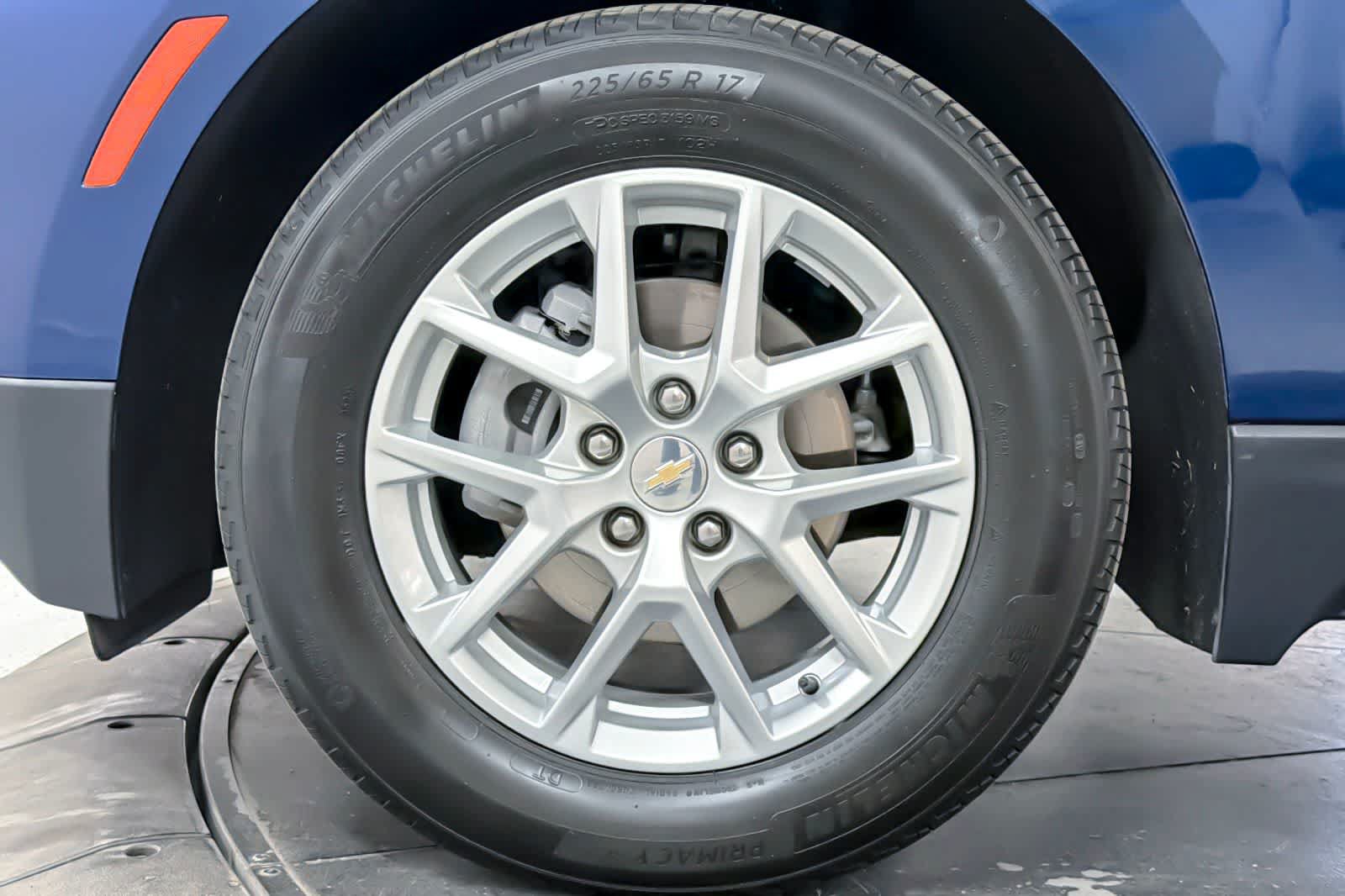 Used 2023 Chevrolet Equinox LS FWD image 26