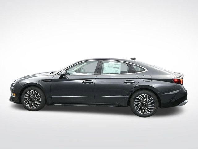 Used 2025 Hyundai Sonata SEL FWD image 4