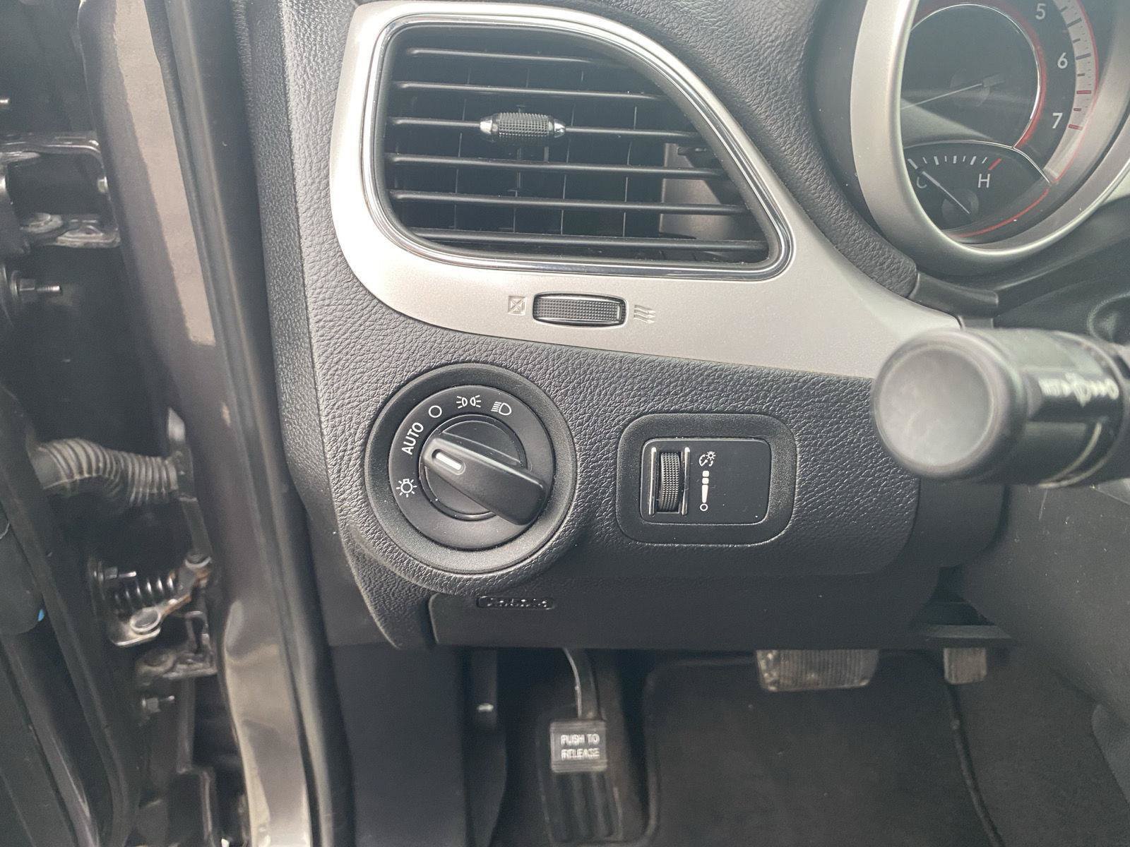 Used 2020 Dodge Journey SE w/ Blacktop Package FWD image 17
