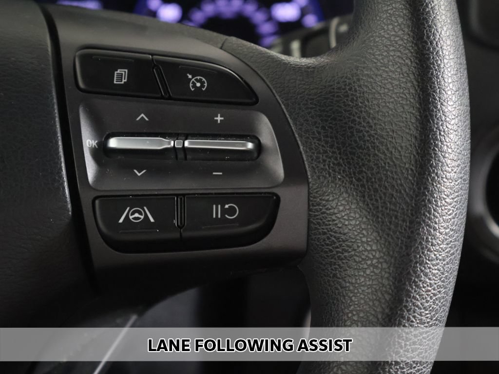 Used 2023 Hyundai Kona SEL AWD/4WD image 3
