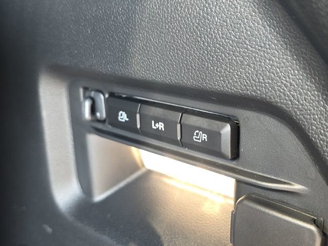 Used 2025 Ford Explorer Platinum w/ Ultimate Package image 14