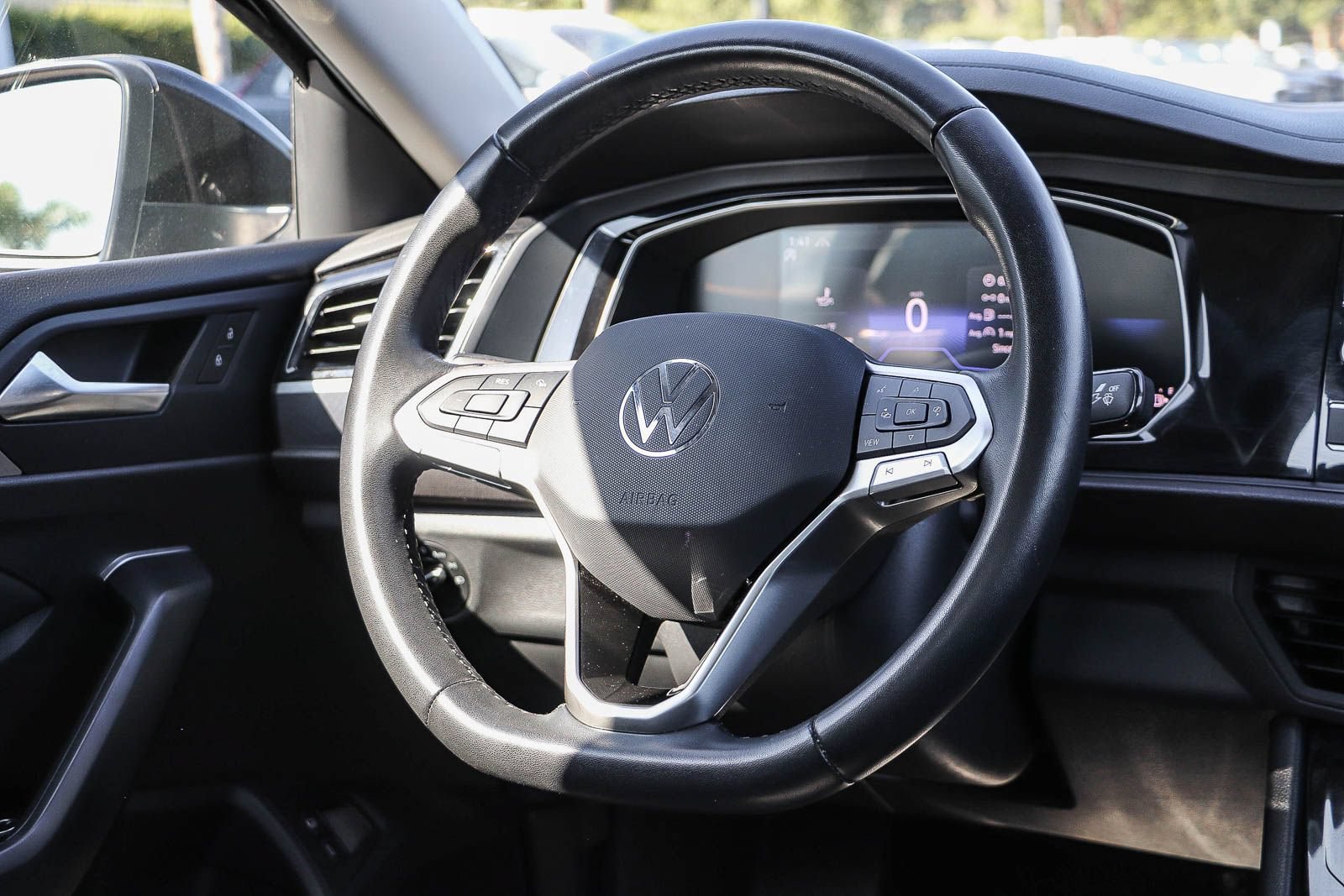 Used 2024 Volkswagen Jetta SE FWD image 16