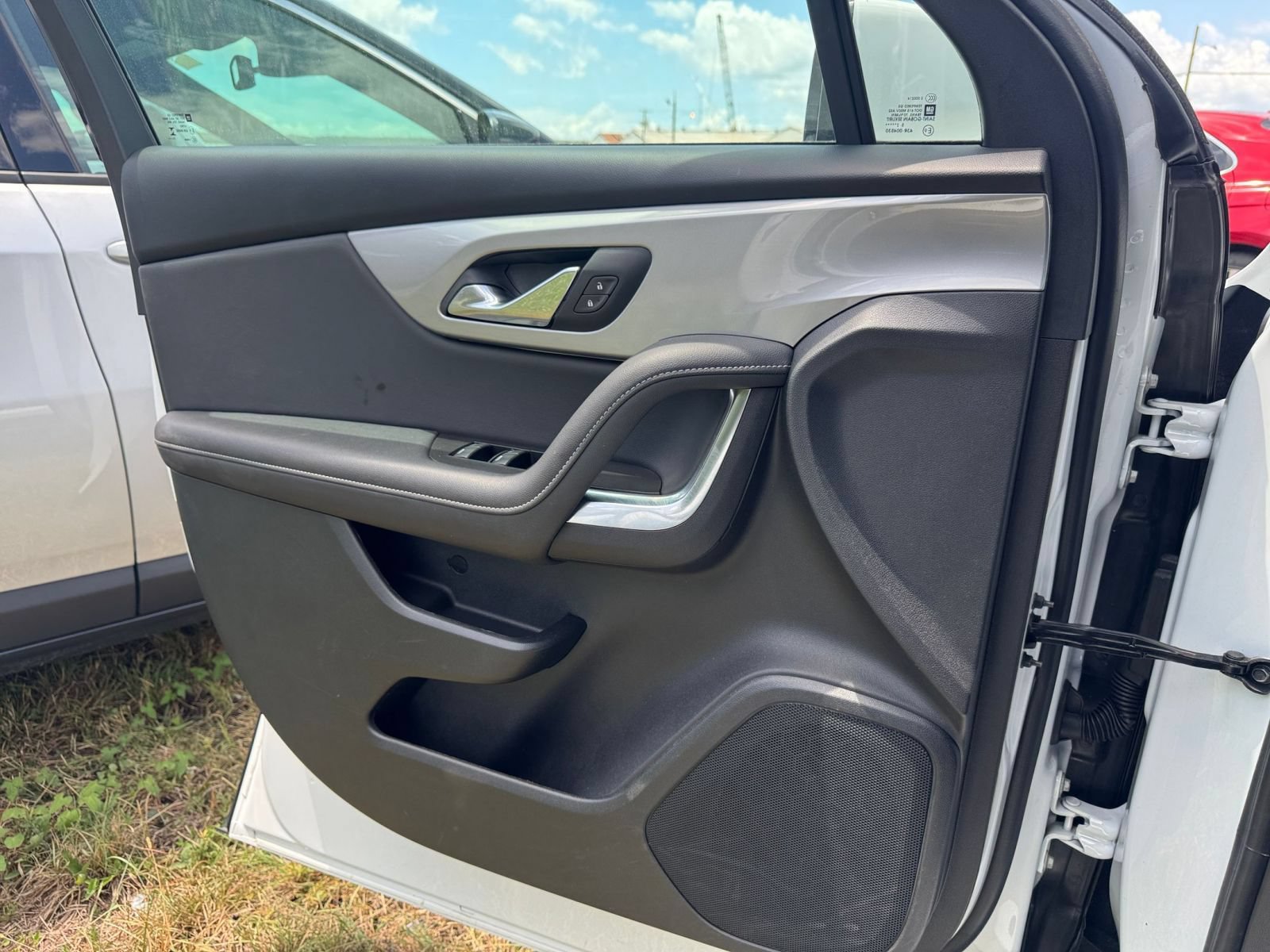 Used 2025 Chevrolet Blazer LT FWD image 15