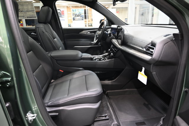 New 2027 Chevrolet Traverse LT w/ LPO, Floor Liner Package AWD/4WD image 10