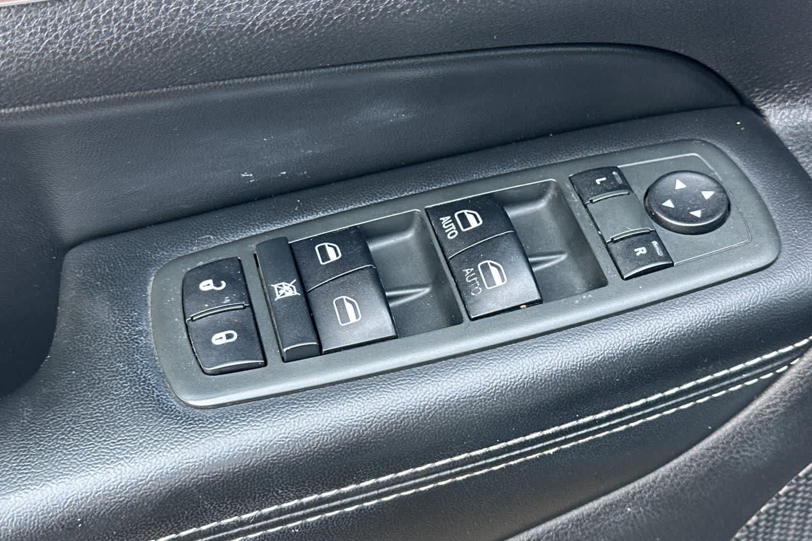 Used 2014 Jeep Grand Cherokee Limited AWD/4WD image 13