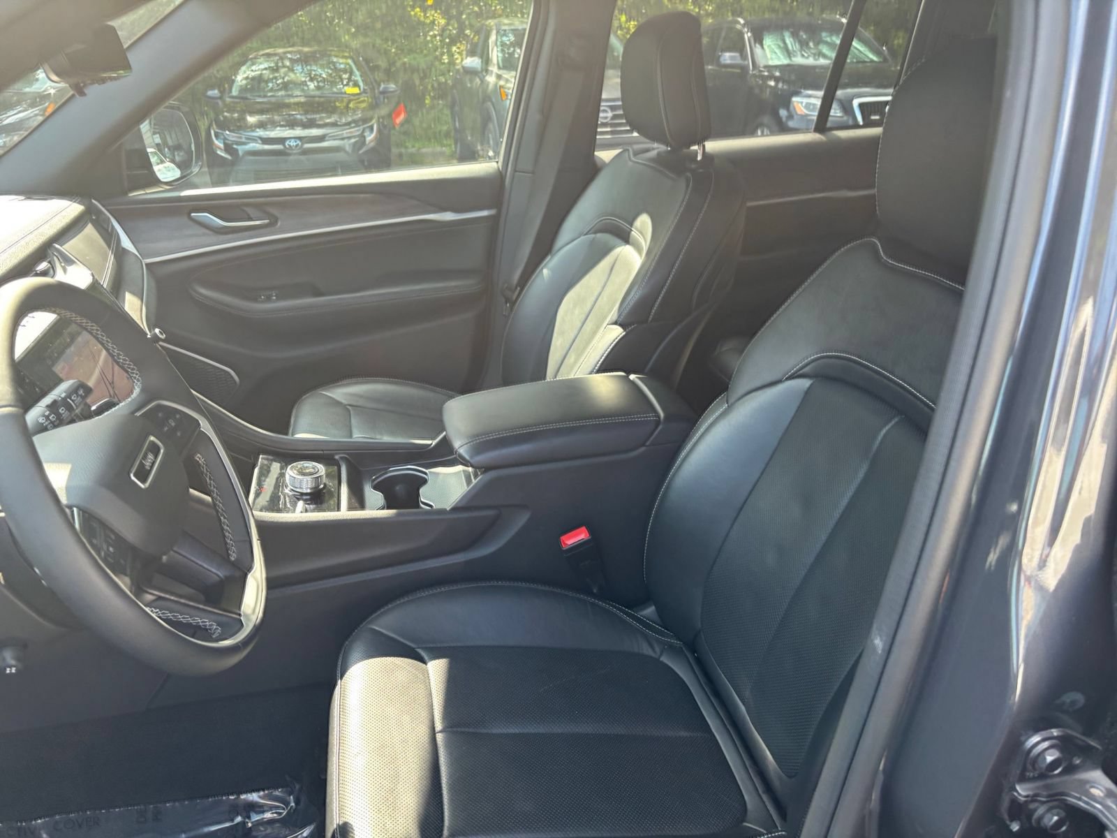 Used 2026 Jeep Grand Cherokee Limited AWD/4WD image 36