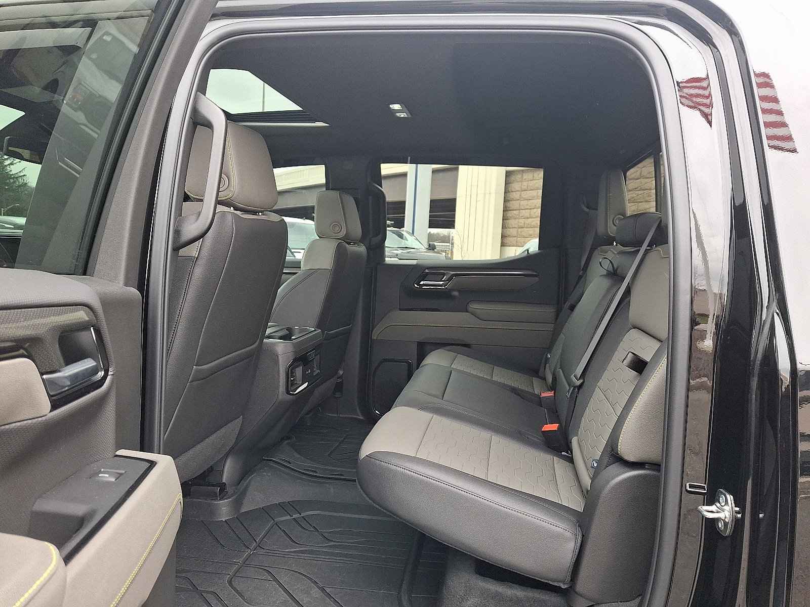 Used 2025 Chevrolet Silverado 1500 ZR2 image 10