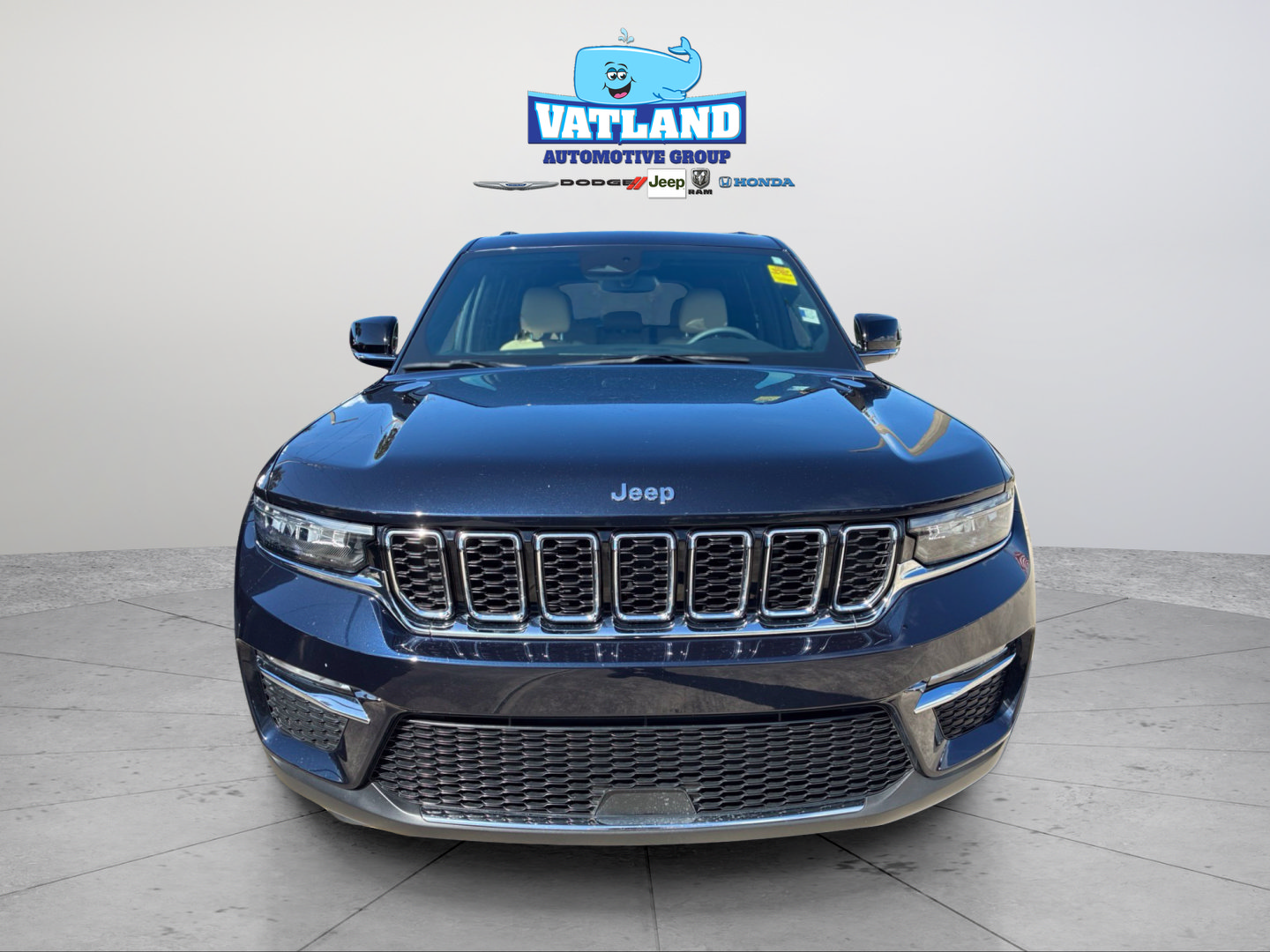 Certified 2023 Jeep Grand Cherokee Limited w/ Trailer Tow Prep Group (B) AWD/4WD image 18