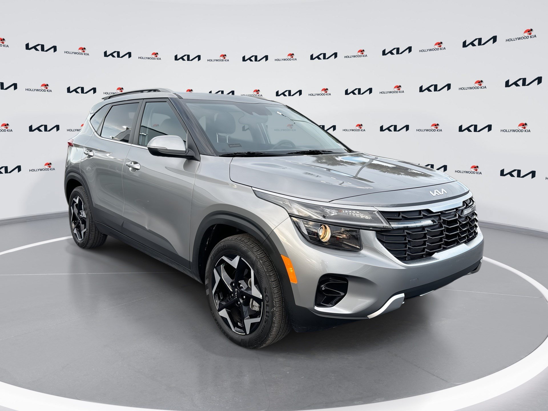 Used 2025 Kia Seltos EX