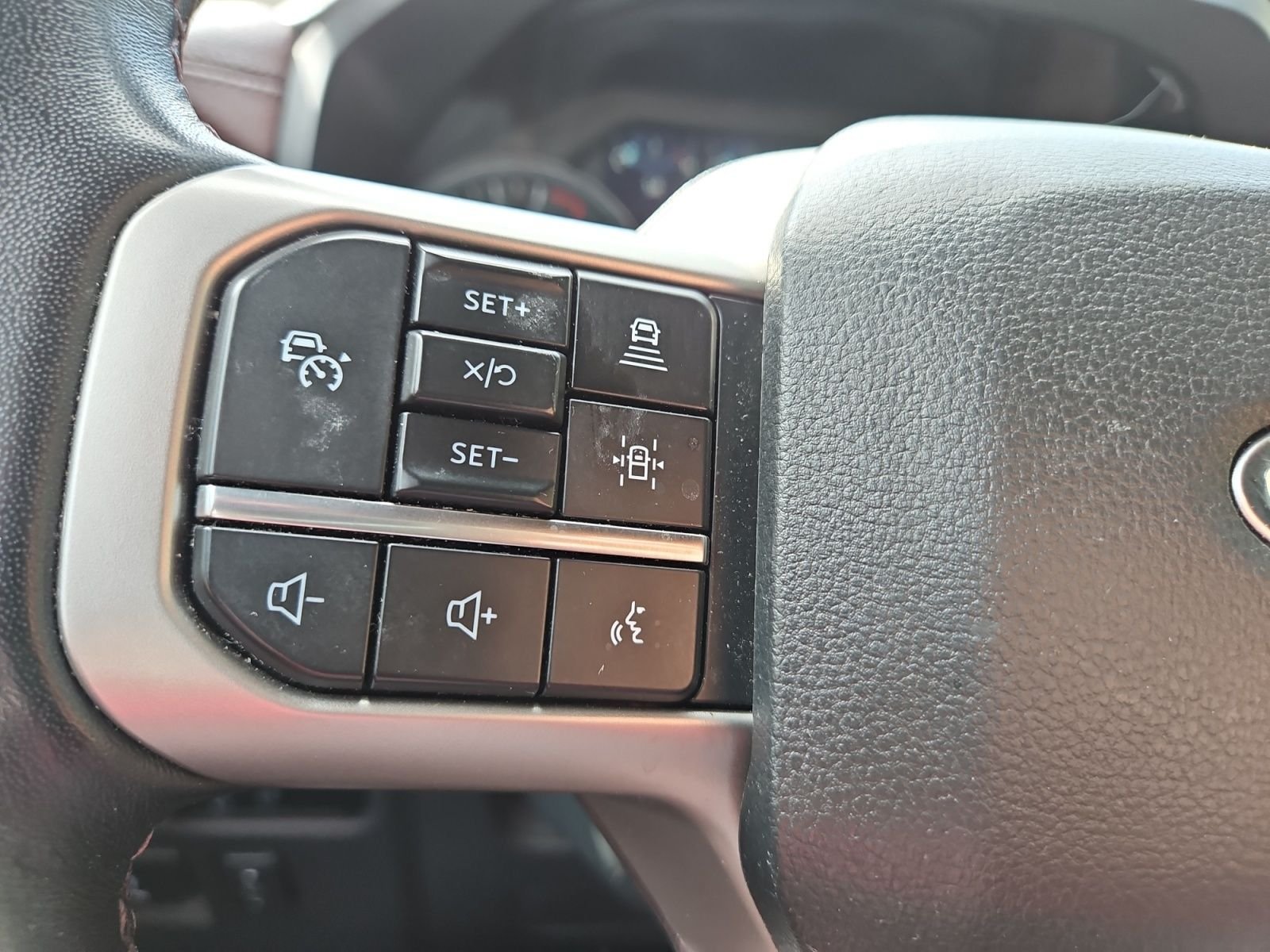 Used 2024 Ford Expedition Limited AWD/4WD image 25