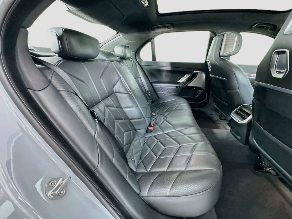 Used 2023 BMW 740i w/ Parking Assistance Package RWD image 28