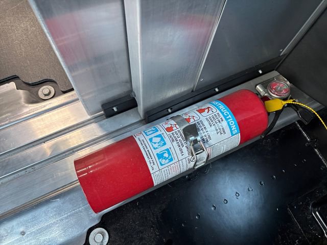 Used 2024 Chevrolet Brightdrop 400 w/ Commercial Equipment Package AWD/4WD image 36