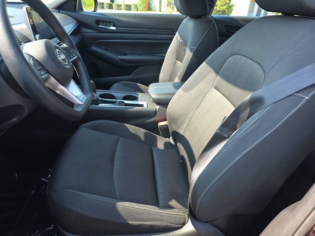 Used 2025 Nissan Altima 2.5 SV FWD image 15