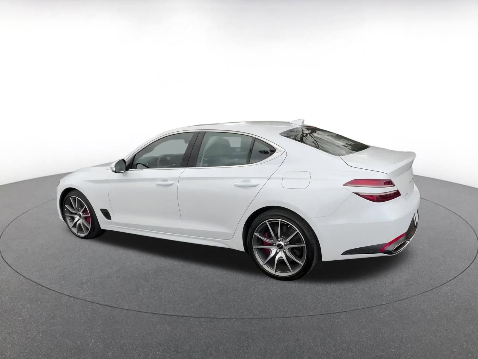 Used 2025 Genesis G70 2.5T image 11