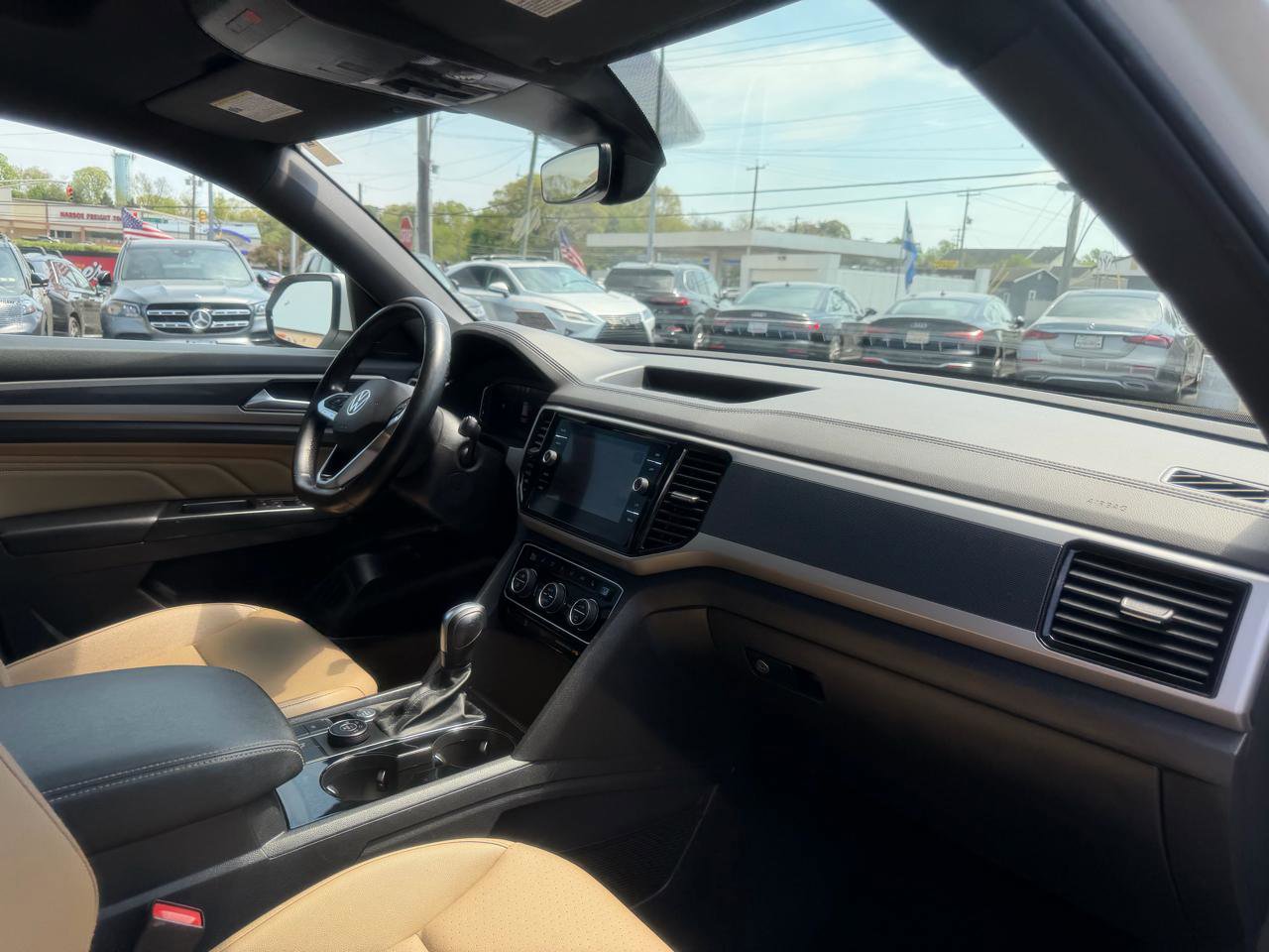 Used 2020 Volkswagen Atlas Cross Sport SEL AWD/4WD image 24