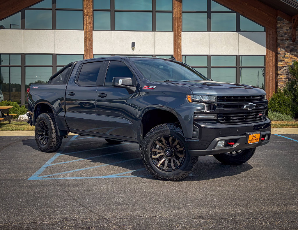Used 2021 Chevrolet Silverado 1500 LT Trail Boss AWD/4WD image 2