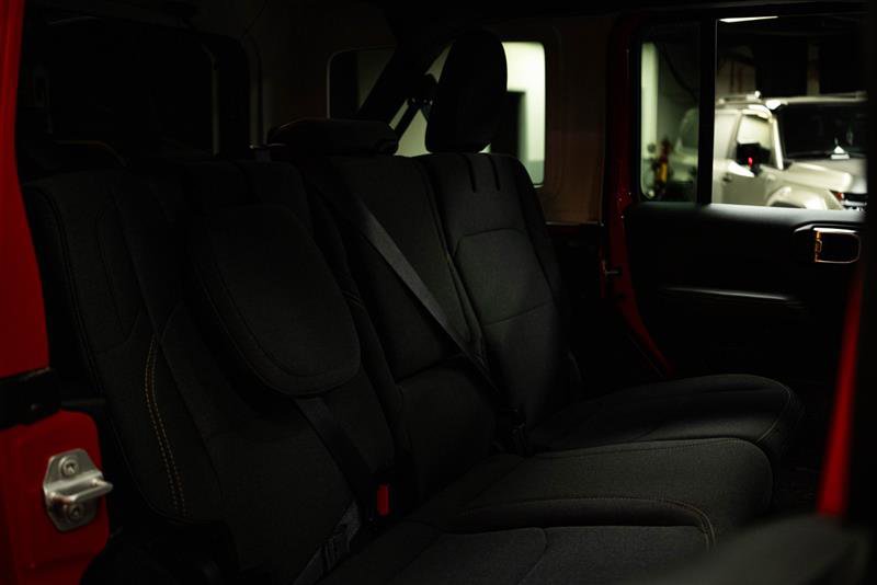 Used 2025 Jeep Wrangler Unlimited Sahara w/ Safety Group image 11