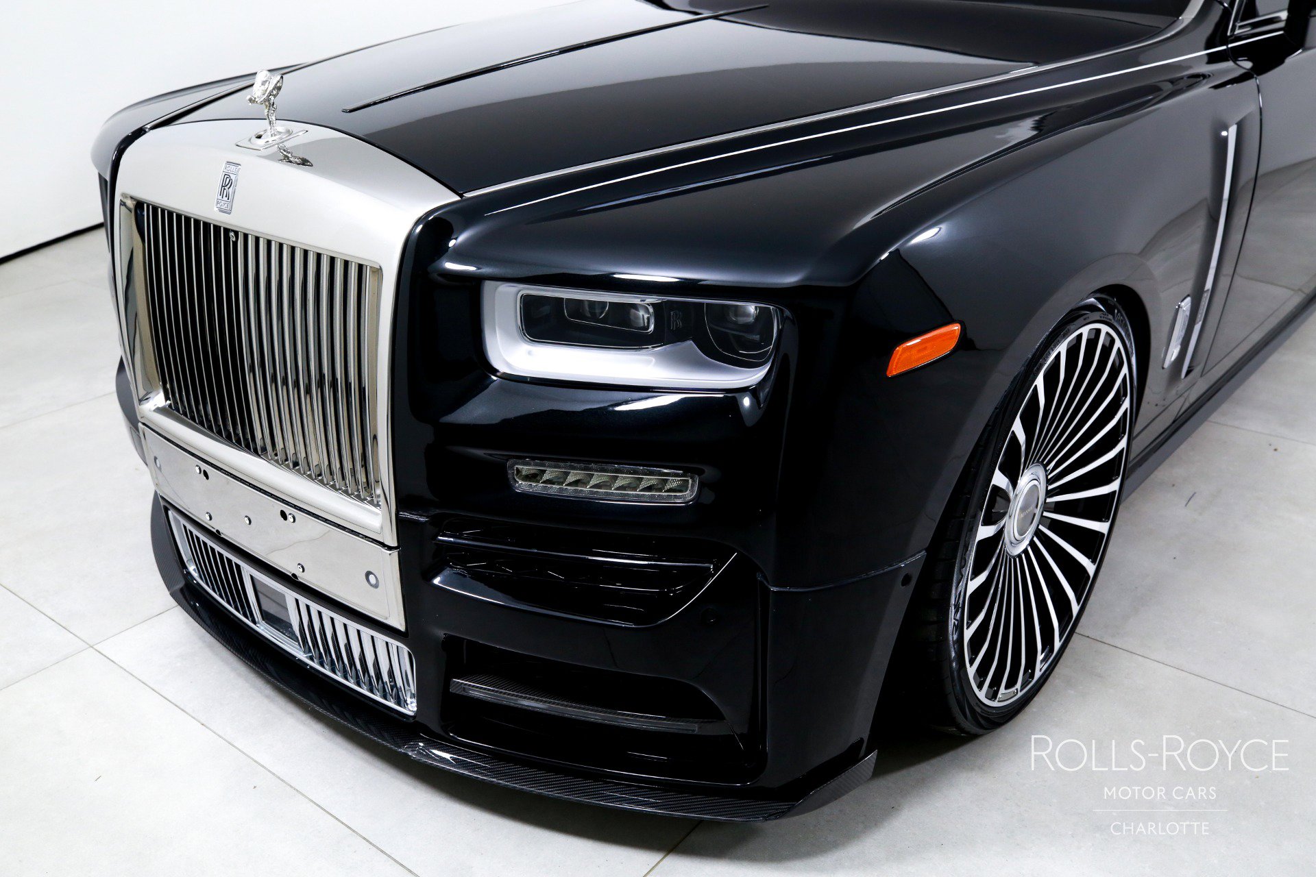 Used 2018 Rolls-Royce Phantom Sedan image 45