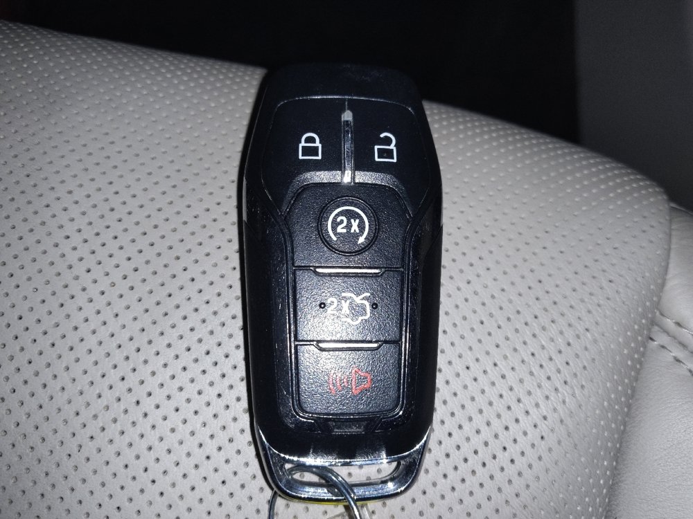 Used 2016 Lincoln MKX Reserve w/ Technology Package FWD image 32