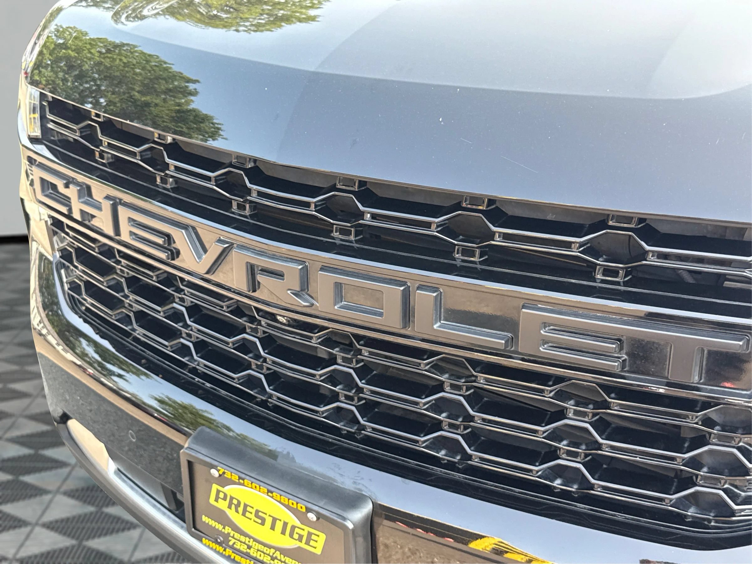 Used 2023 Chevrolet Suburban LT w/ LT Signature Package RWD image 31