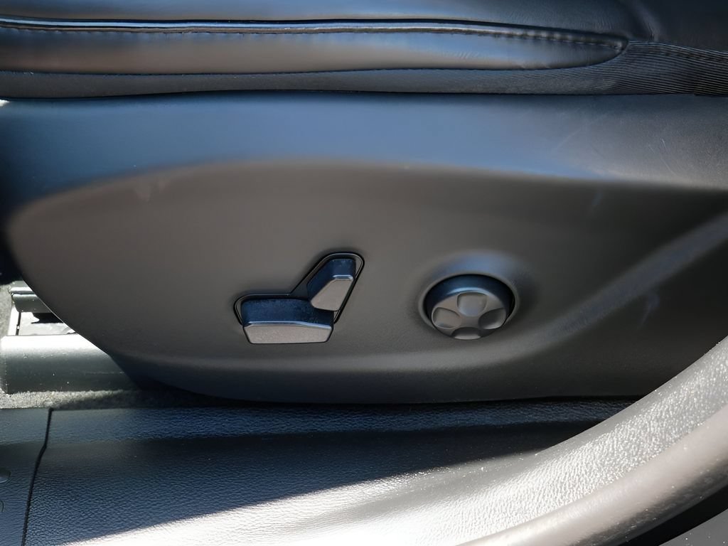 Used 2019 Jeep Cherokee Trailhawk AWD/4WD image 15