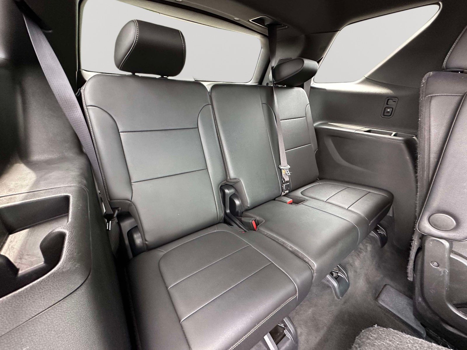 Used 2023 Chevrolet Traverse LT w/ LT Premium Package AWD/4WD image 34