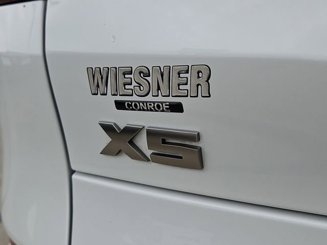 Used 2023 BMW X5 M50i w/ Parking Assistance Package image 17