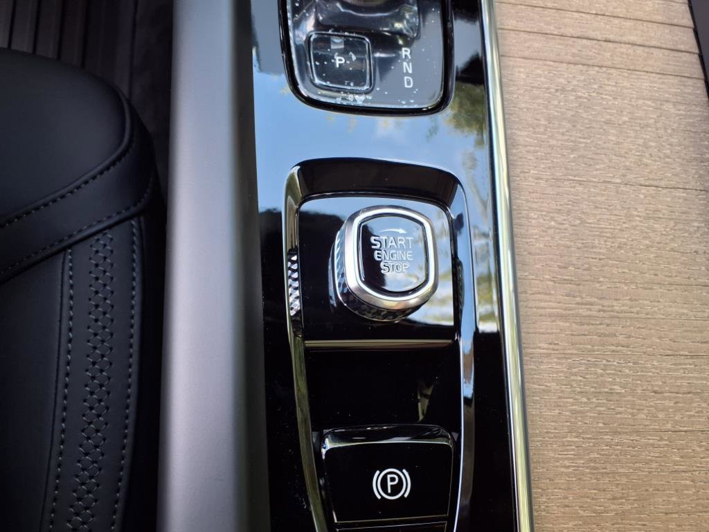 New 2026 Volvo XC60 B5 Plus w/ Protection Package Premier image 19