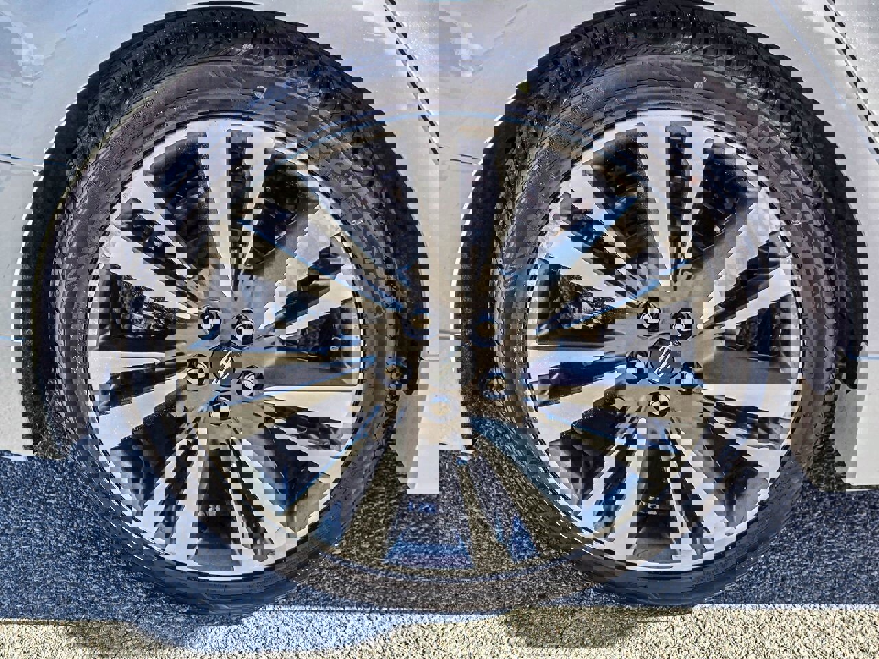 Used 2019 Lincoln MKZ Reserve w/ Luxury Package image 12