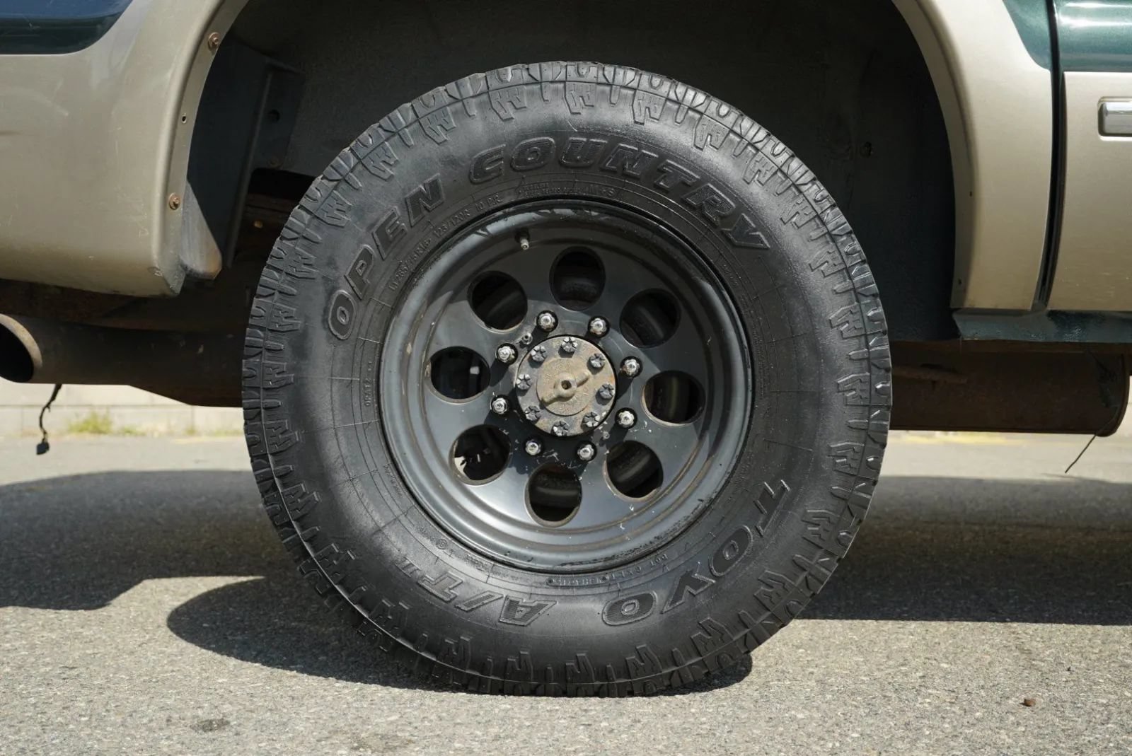Used 2002 Ford Excursion Limited AWD/4WD image 16