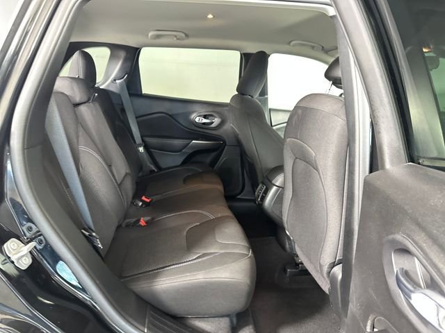 Used 2020 Jeep Cherokee Sport AWD/4WD image 27
