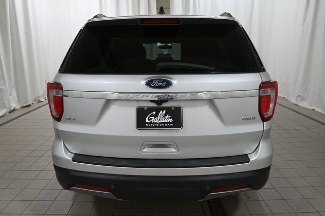 Used 2019 Ford Explorer XLT w/ Class III Trailer Tow Package AWD/4WD image 12