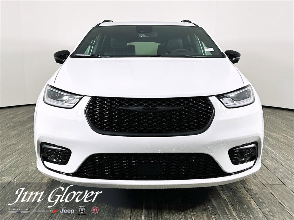 New 2026 Chrysler Pacifica Select w/ S Appearance Package image 2