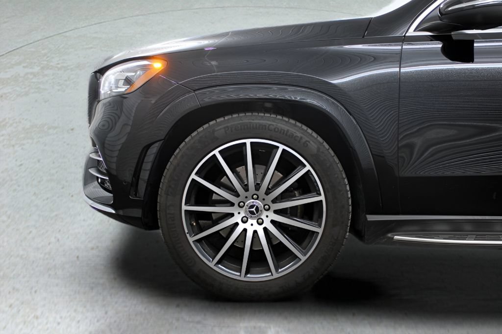 Used 2021 Mercedes-Benz GLS 580 4MATIC image 10