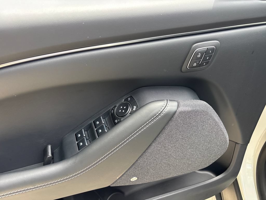 Certified 2025 Ford Mustang Mach-E Premium AWD/4WD image 17