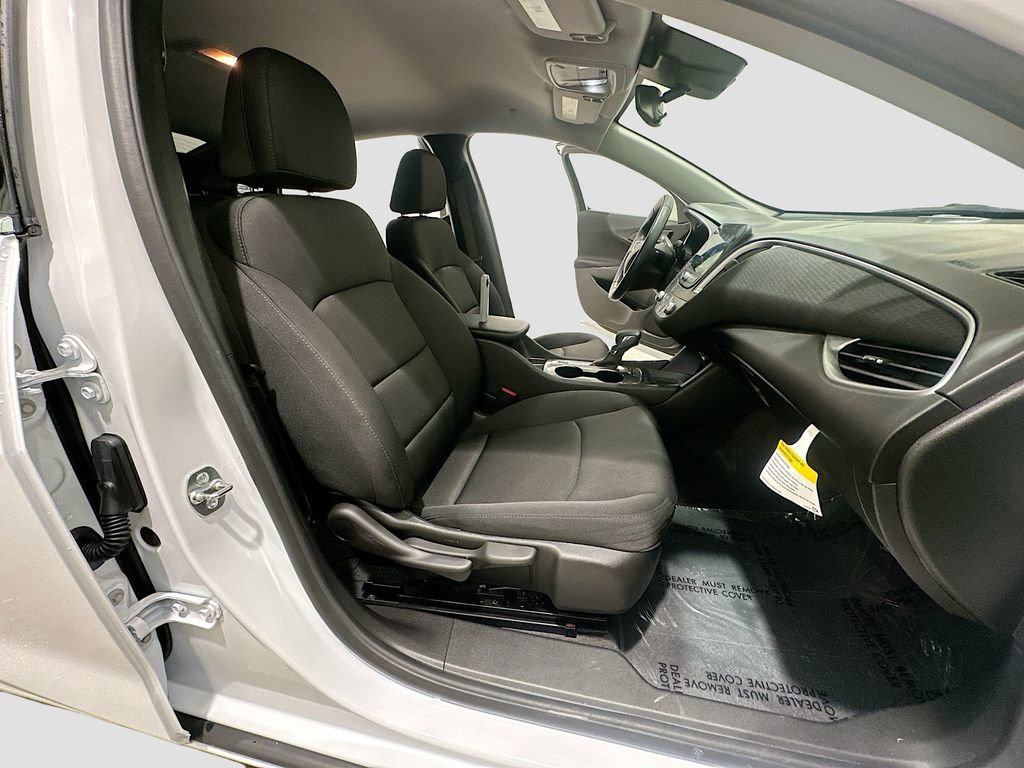 Used 2025 Chevrolet Malibu RS w/ LPO, Floor Liner Package FWD image 28