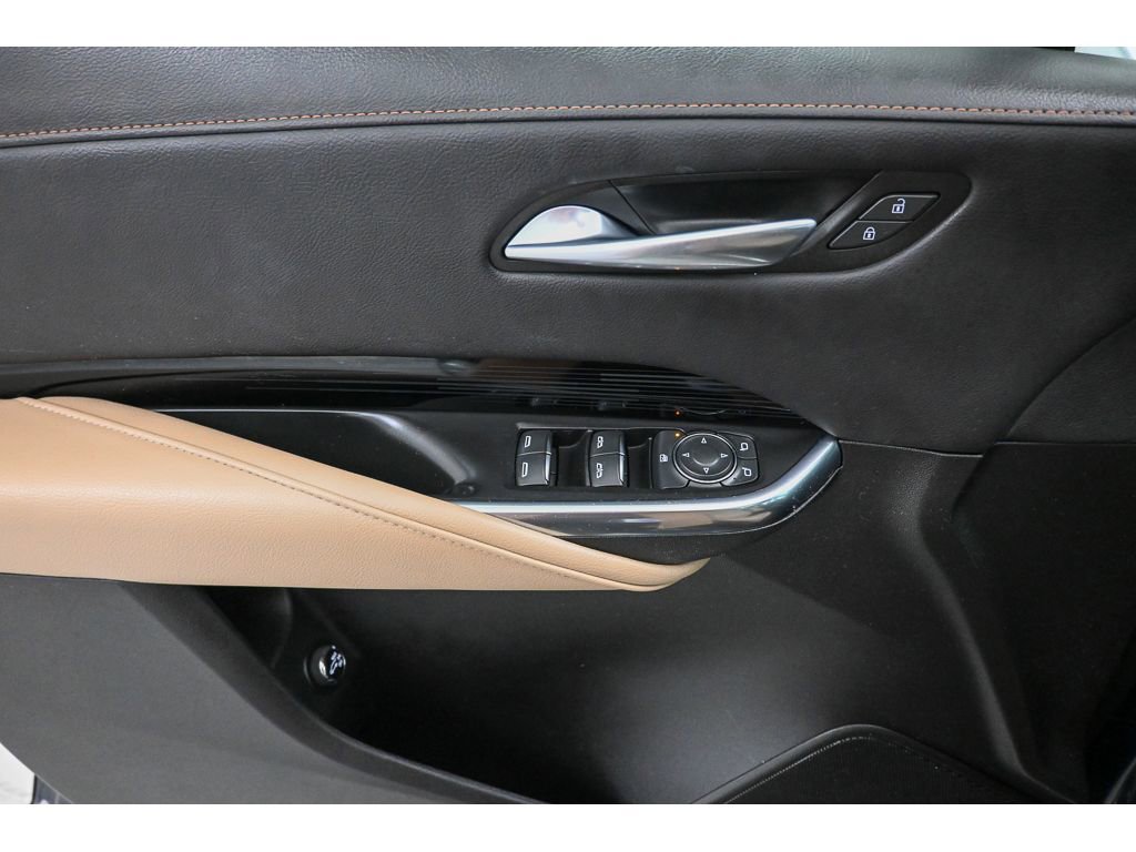 Certified 2024 Cadillac XT4 Luxury w/ Cold Weather Package image 8