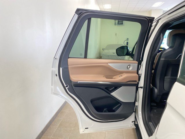 New 2026 Lincoln Navigator Black Label AWD/4WD image 11