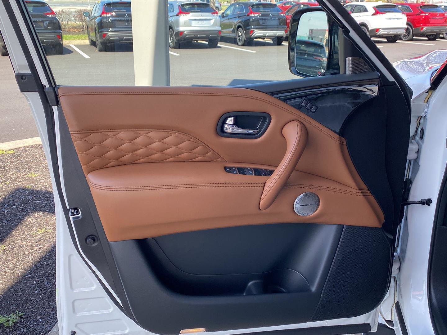 Used 2024 INFINITI QX80 Sensory image 26