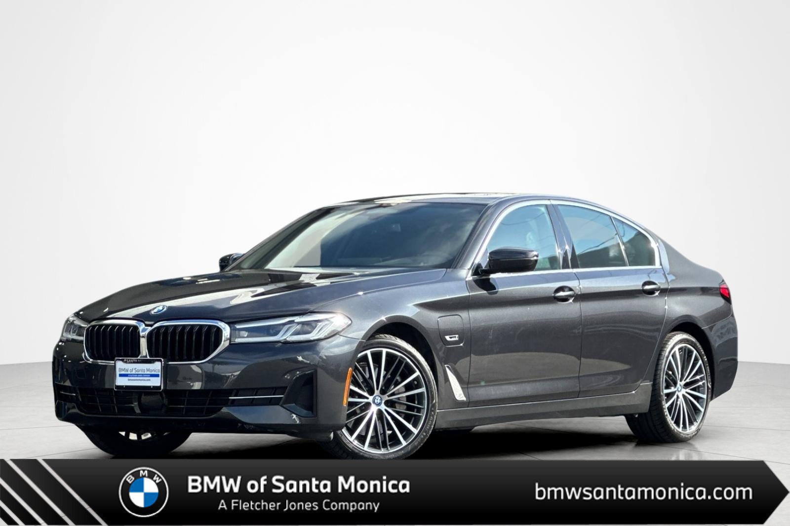 Used 2023 BMW 530e xDrive w/ Premium Package AWD/4WD image 1