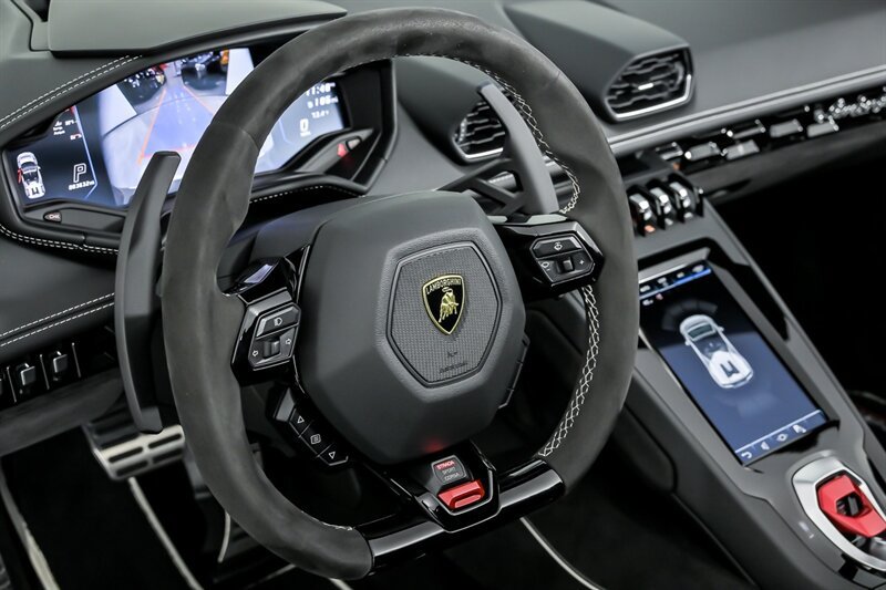 Used 2022 Lamborghini Huracan EVO RWD image 21