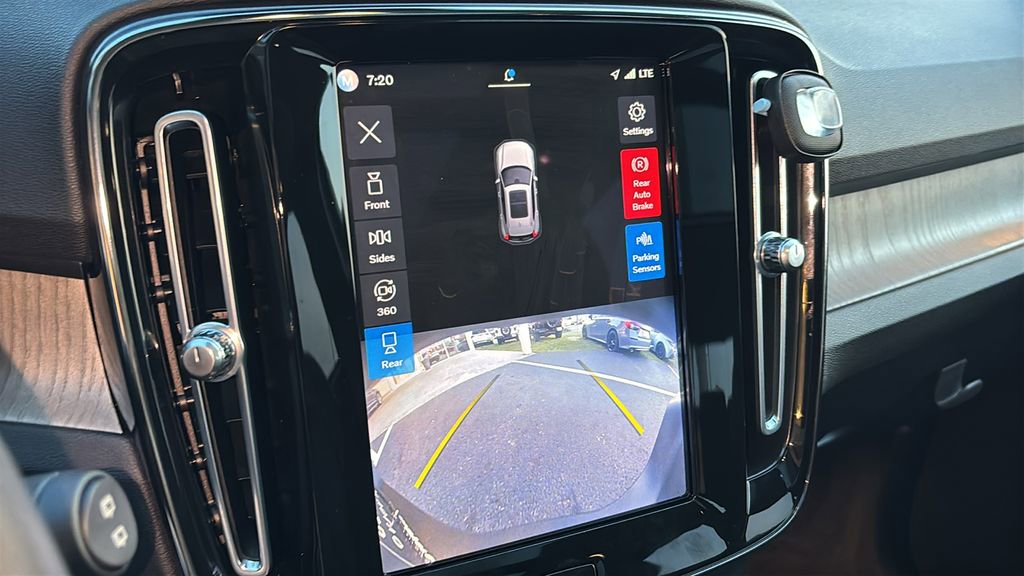 Certified 2023 Volvo XC40 B5 Plus w/ Driver Assist Package image 17