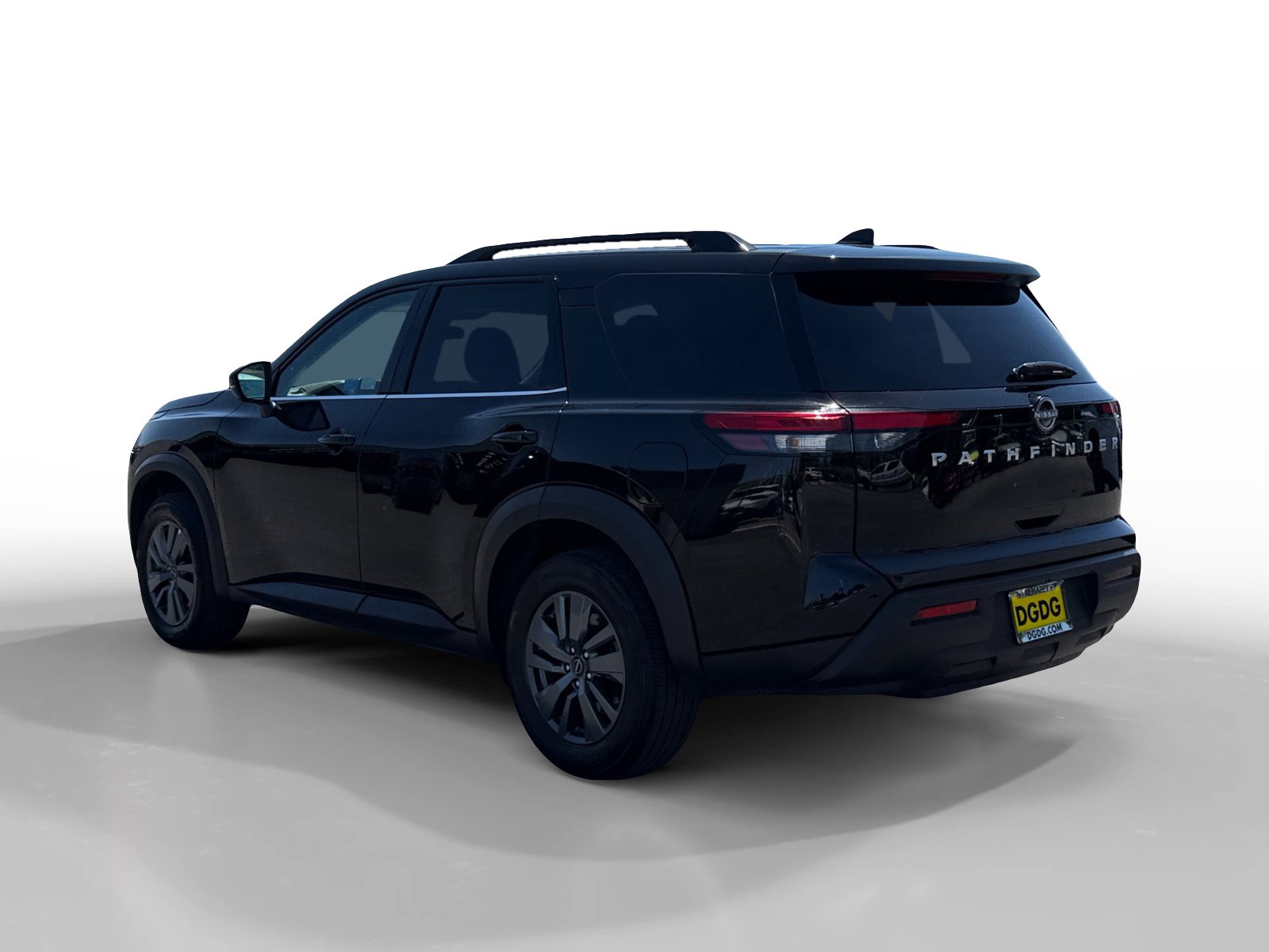 Used 2025 Nissan Pathfinder SV FWD image 3