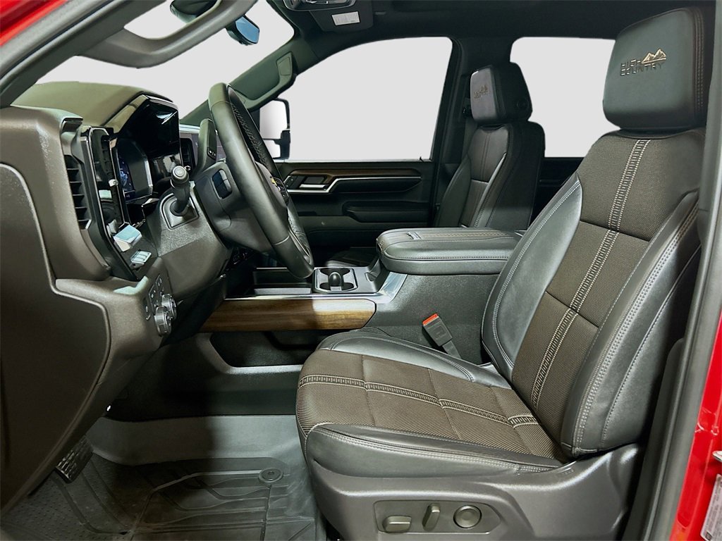 Used 2024 Chevrolet Silverado 2500 High Country w/ Technology Package image 18