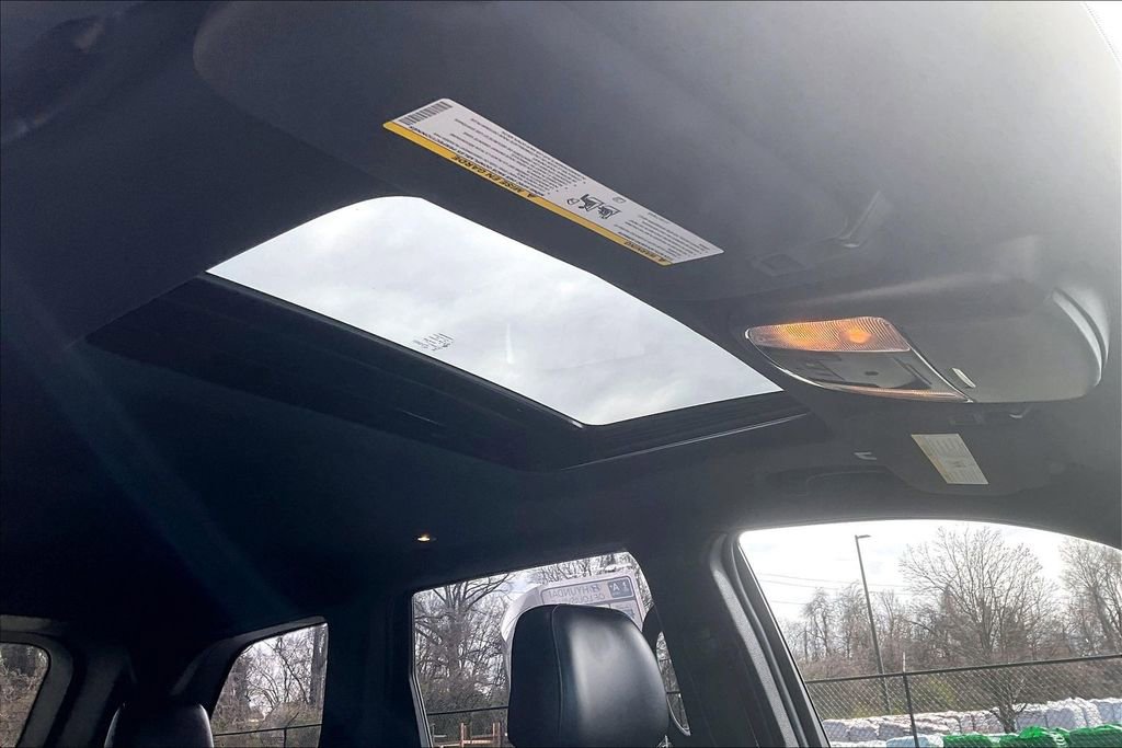 Used 2017 Jeep Grand Cherokee Altitude image 22