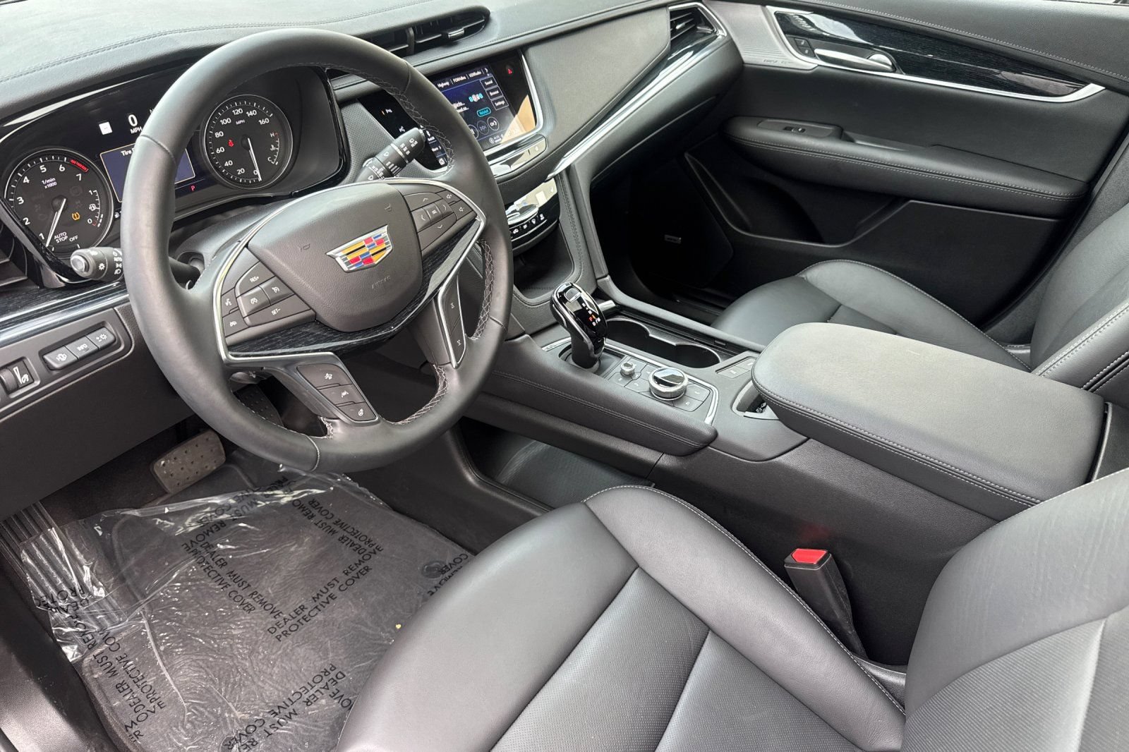 Used 2025 Cadillac XT5 Premium Luxury w/ LPO, Red Accent Package FWD image 9