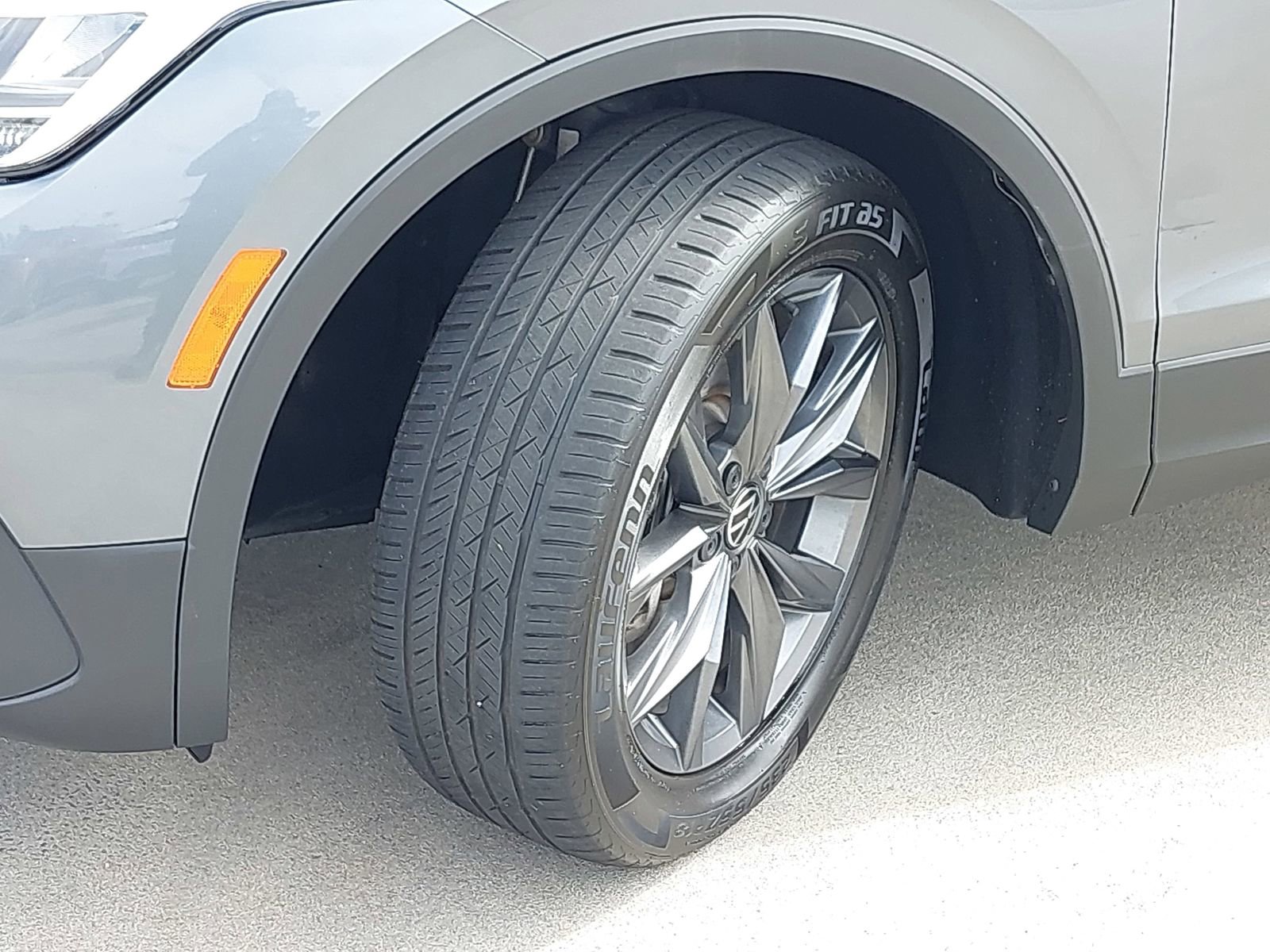 Used 2022 Volkswagen Tiguan SE image 34